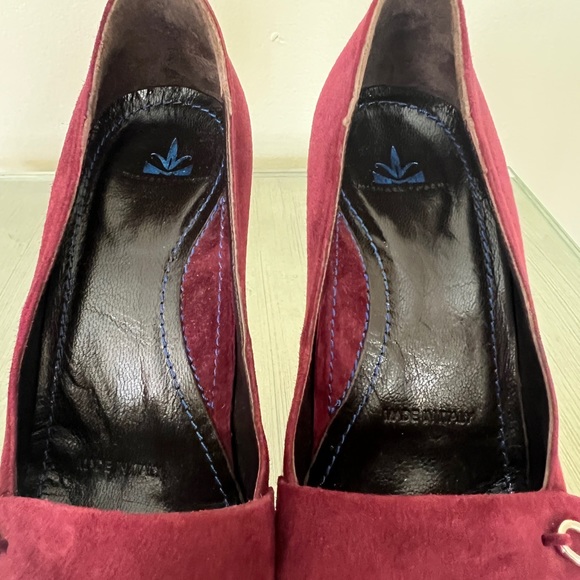Michael Toshi Burgundy Suede with mini locks new never worn size 37.5 (7.5) - Picture 6 of 10